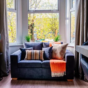 https://2-bedroom-apartment-in-cardiff-city-centre.cardiffhotelswales.com