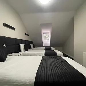Apartment Hosted By Ryan - 3 Bedroom Penthouse, Liverpool