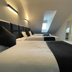 Apartment Hosted By Ryan - 4 Bedroom Penthouse, Liverpool